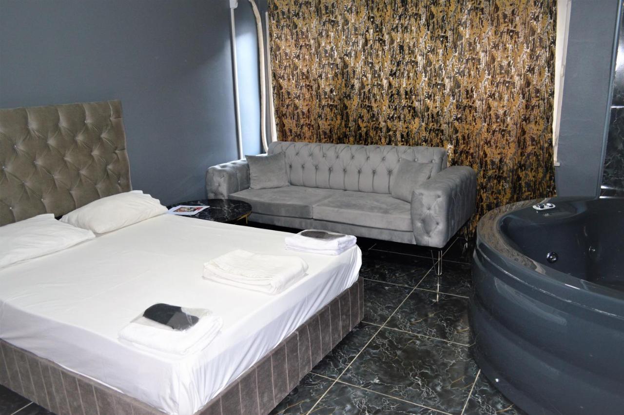 Vip Suit Otel Istanboel Buitenkant foto